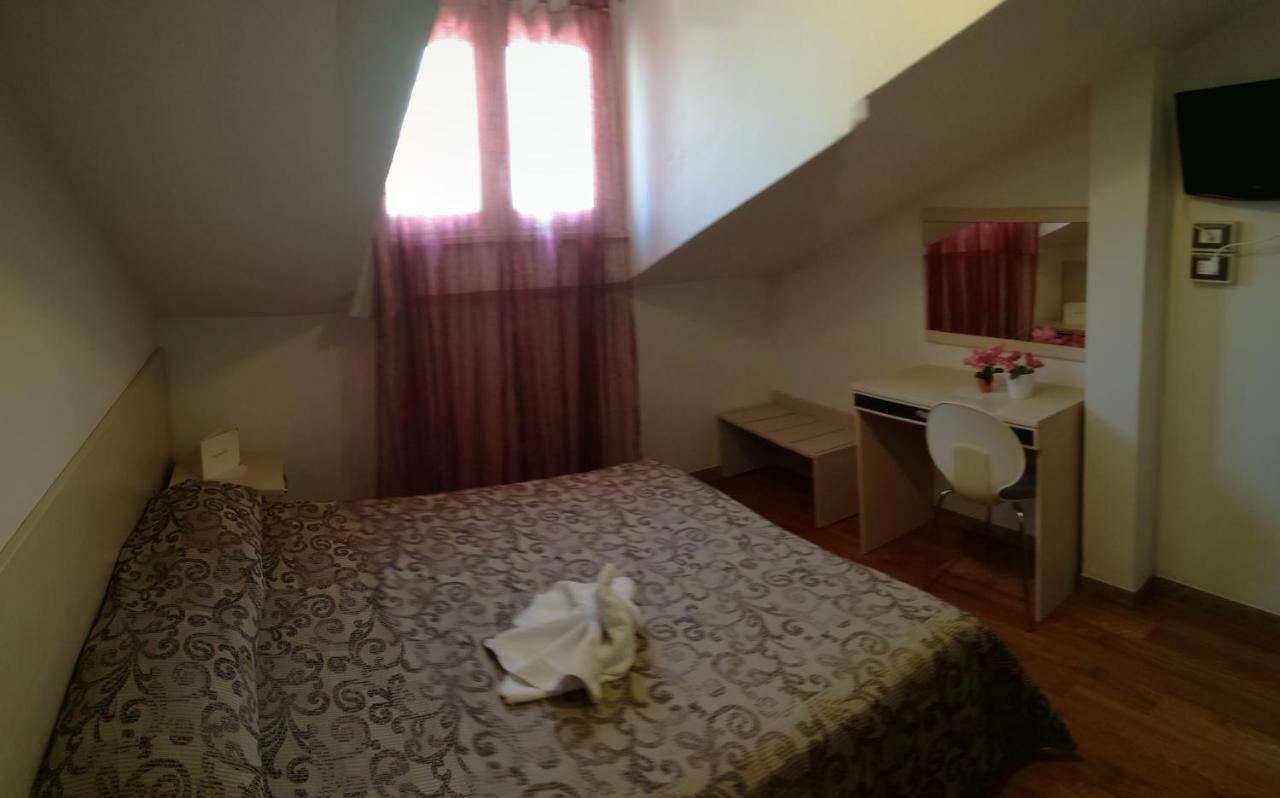Villa Lauda B&B Rimini Dış mekan fotoğraf
